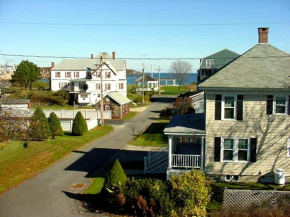 Cozy Cottage by the Sea - Y672 Classic New England cottage close to the beach